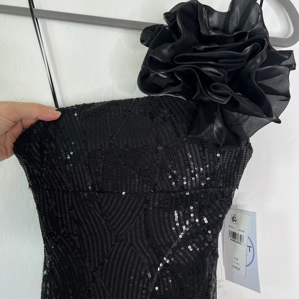 Violet Weekend Gown Juniors 1/2 Black One Shoulder Sequin 3D Floral Slit 65741J - Picture 7 of 13